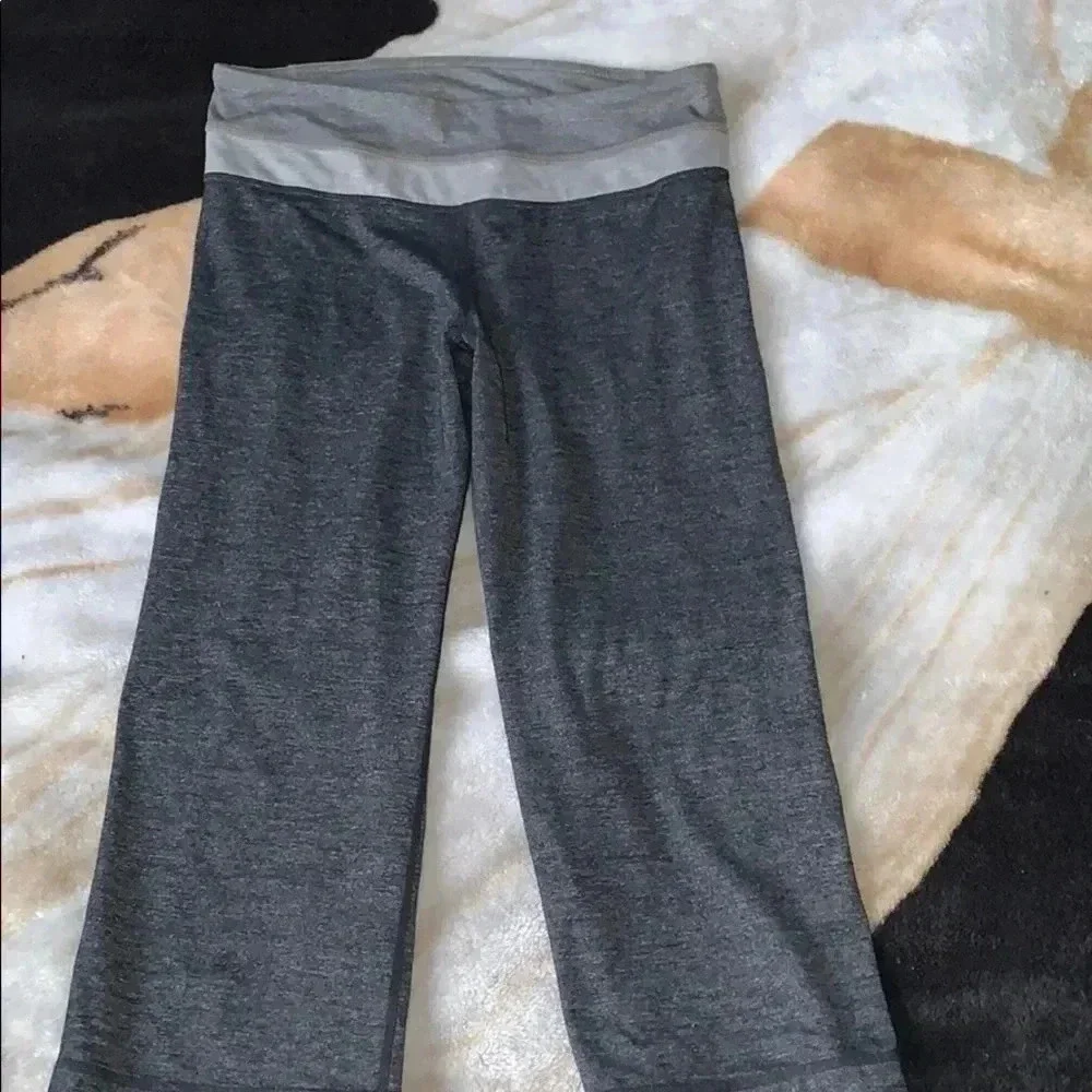Lululemon groove crop
